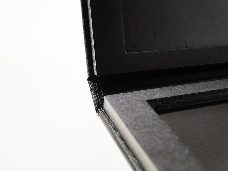 Planet space travel makeup palette, modern box for organized makeup collection. Saturn