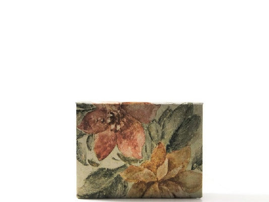 Travel makeup palette for organized makeup collection, gifs for her. Quiet Pond