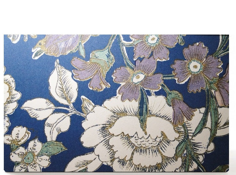 Luxe XL magnetic makeup palette for makeup collection, gifts for her. Flower in blue background
